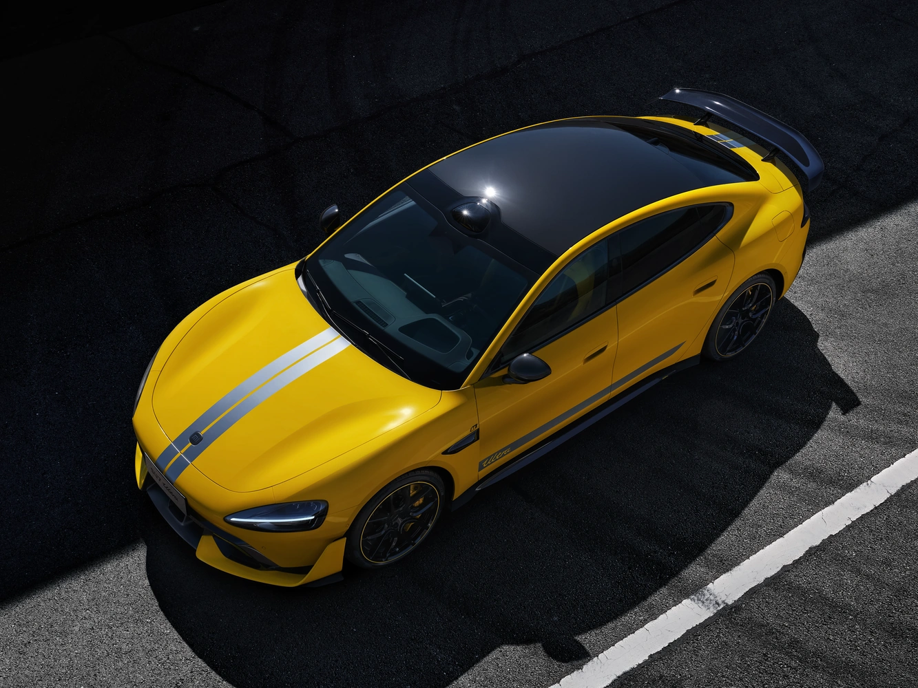 Xiaomi SU7 Vista Frontal