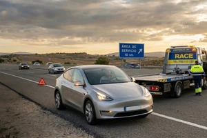 ¿Qué pasa si se me acaba la batería en la carretera?