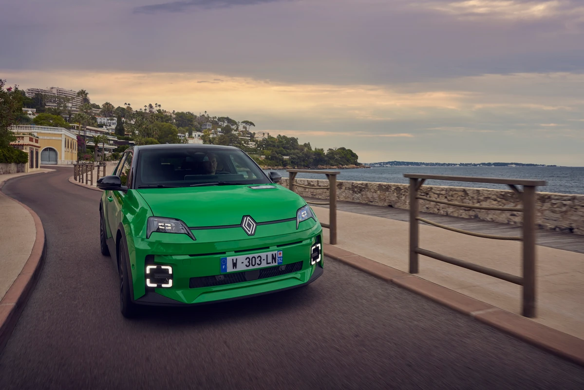 Renault 5 E-Tech cae a 218 matriculaciones en marzo, un 65,3% menos interanual