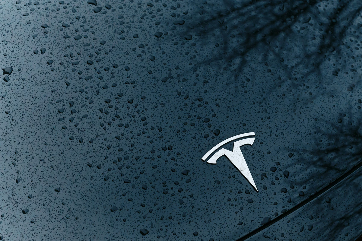 Logotipo de la marca Tesla