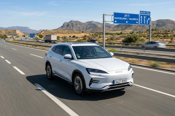 ¿Cuántos km hace realmente el BYD Sealion 7 a 120 km/h?