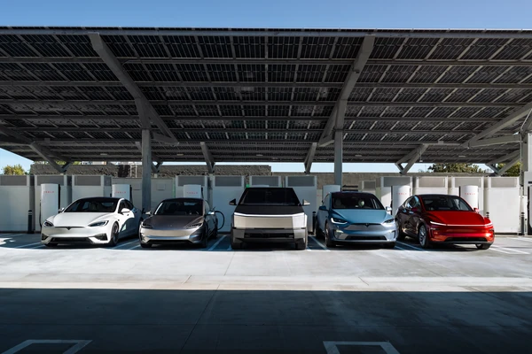 Tesla en 2026: dos modelos en España y la empresa que ya no compite solo como fabricante de coches