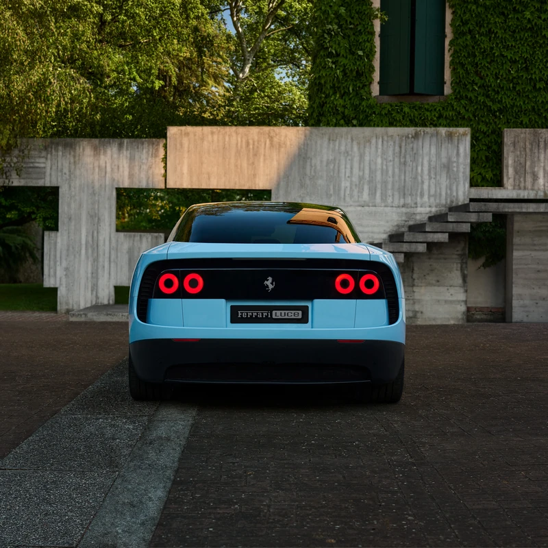 Ferrari: Reconvertirse o morir