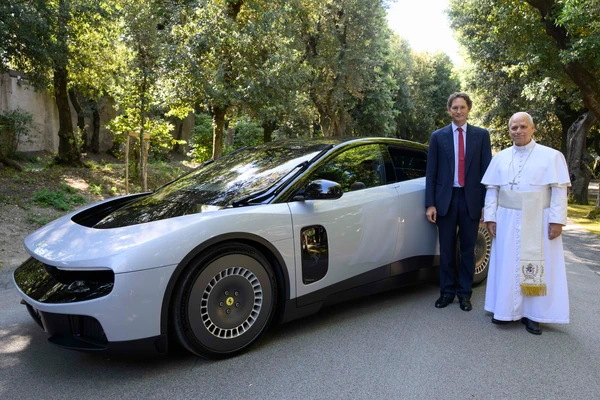 Ferrari Luce, el primer Ferrari 100% eléctrico: especificaciones y la estrategia que hay detrás de la polémica