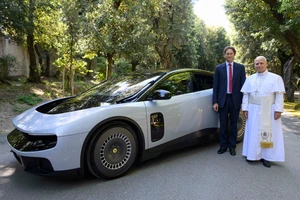 Ferrari Luce, el primer Ferrari 100% eléctrico: especificaciones y la estrategia que hay detrás de la polémica