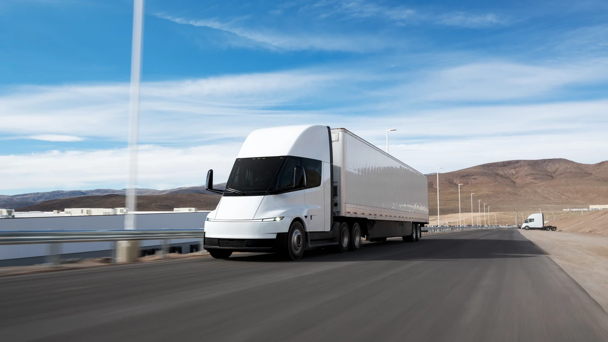 Camión Tesla Semi Truck en circulación