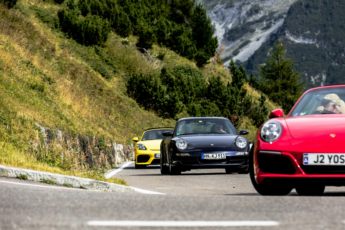 Coches en ruta de ocio