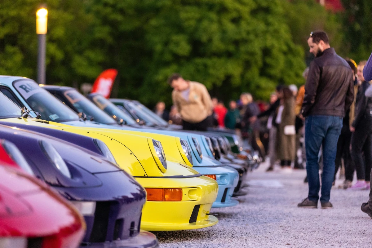 Concentración de Porsches antiguos