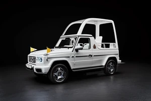 El papamóvil eléctrico Mercedes G 580 EQ que el Papa León XIV no ha traído a España