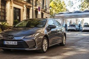 La transición al coche eléctrico le cuesta mucho más a Toyota que a los fabricantes chinos