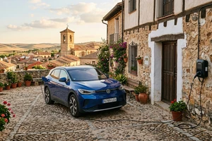 El coche eléctrico en el pueblo: cuándo compensa fuera de la ciudad