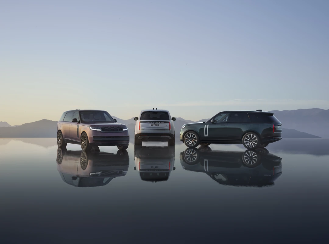Tres vehículos Range Rover Electric