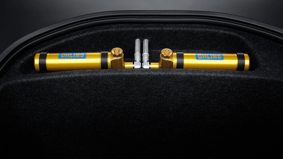 Amortiguadores delanteros eran Öhlins de dos vías
