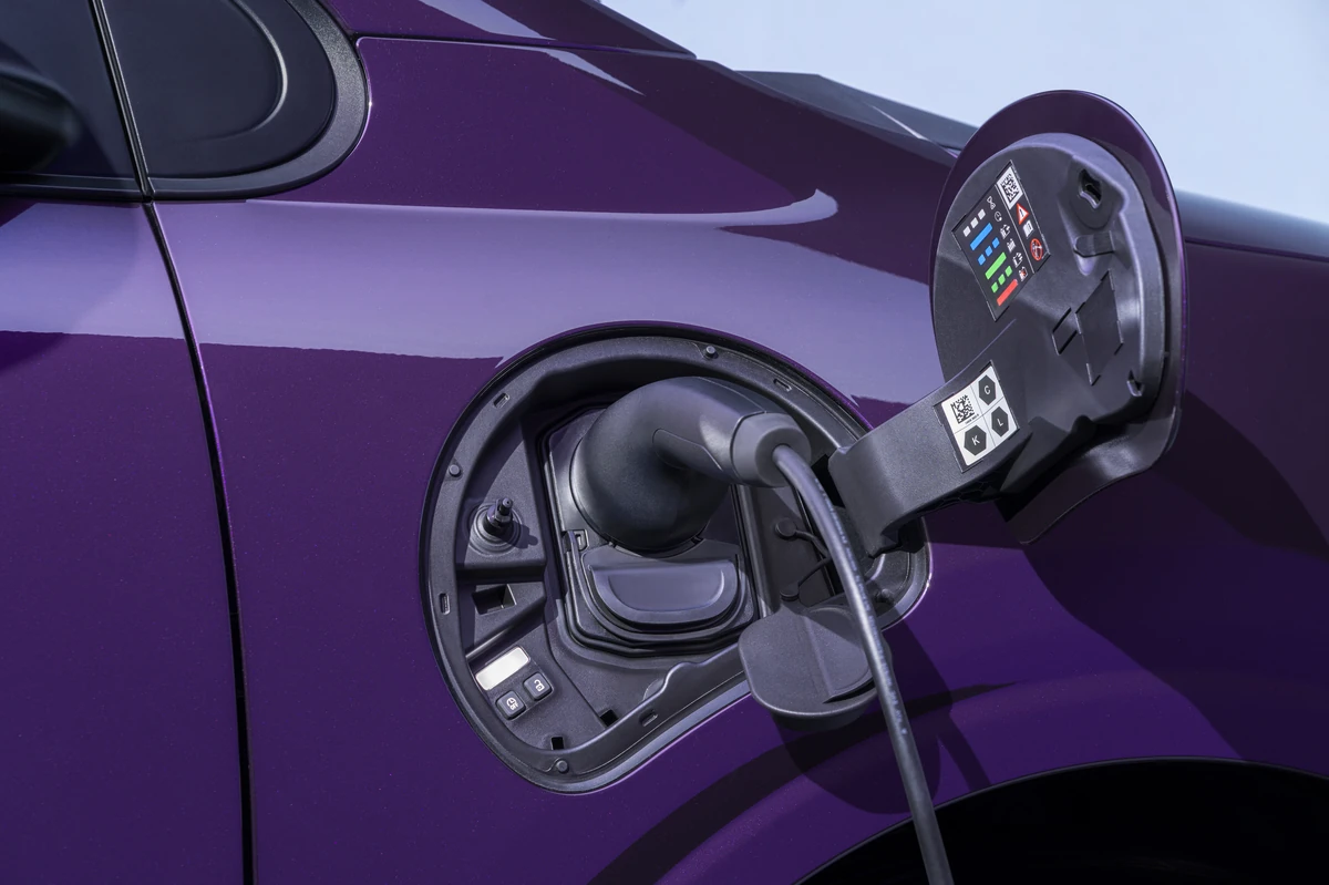 Puerto de carga del nuevo Nissan PIXO