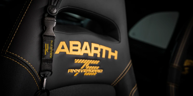 Interior Abarth 500e Convertible