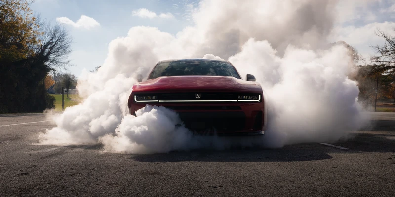 Imágen de fondo para las especificaciones del modelo Charger 2-door de Dodge
