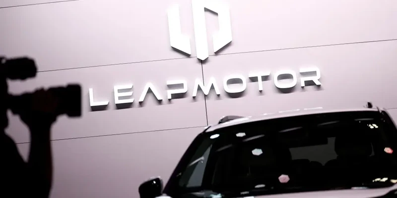 Imágen de fondo para la capacidad y configuración del modelo B03X de Leapmotor