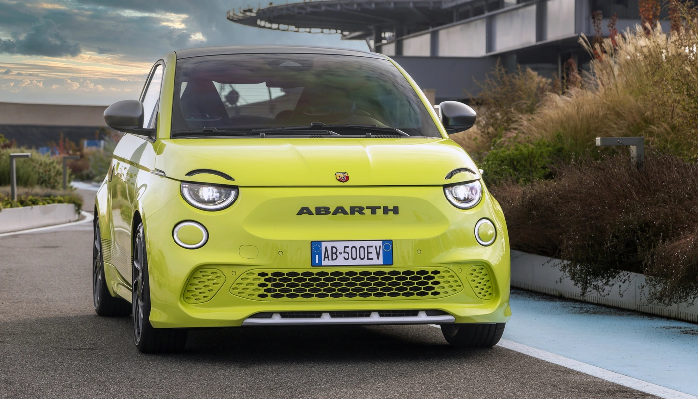 Abarth 500e - Contexto Aparcado Contexto Destacado Exterior Frontal