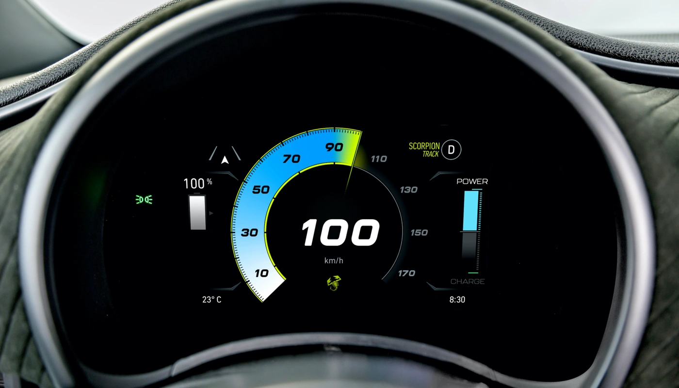 Abarth 500e - Interior Salpicadero