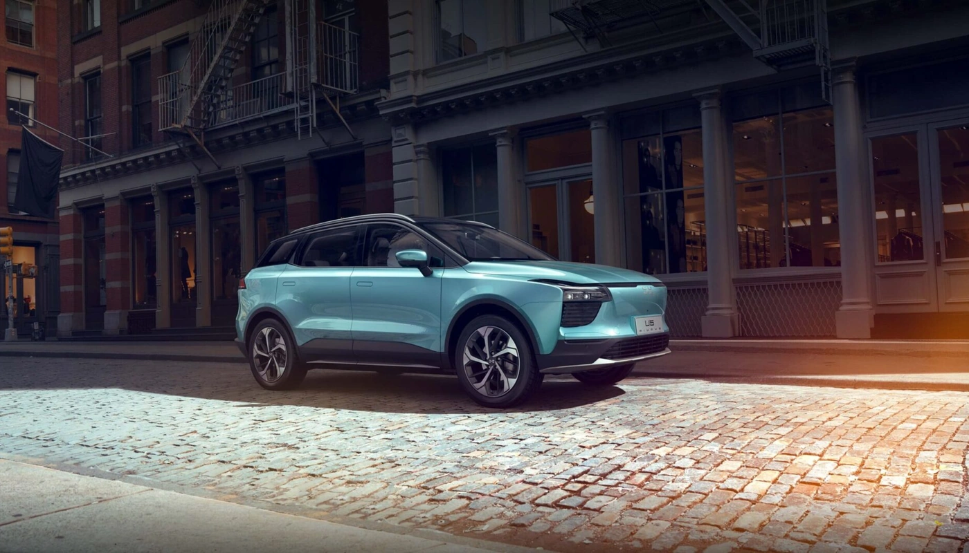 Aiways U5 - Contexto Entorno Real Exterior Lateral Derecha