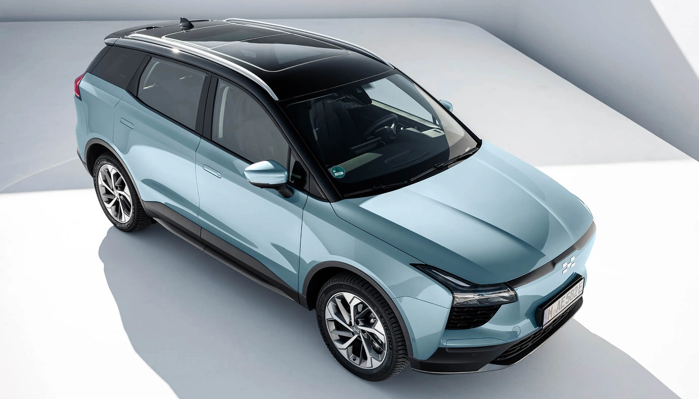 Aiways U5 - Contexto Estudio Contexto Aparcado Exterior Frontal Derecha