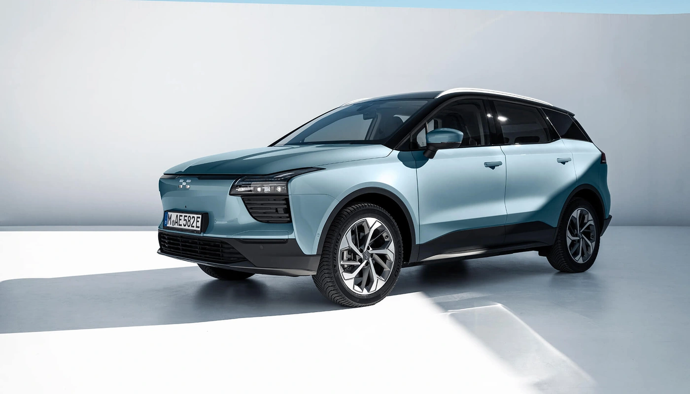 Aiways U5 - Contexto Estudio Contexto Aparcado Exterior Frontal Izquierda