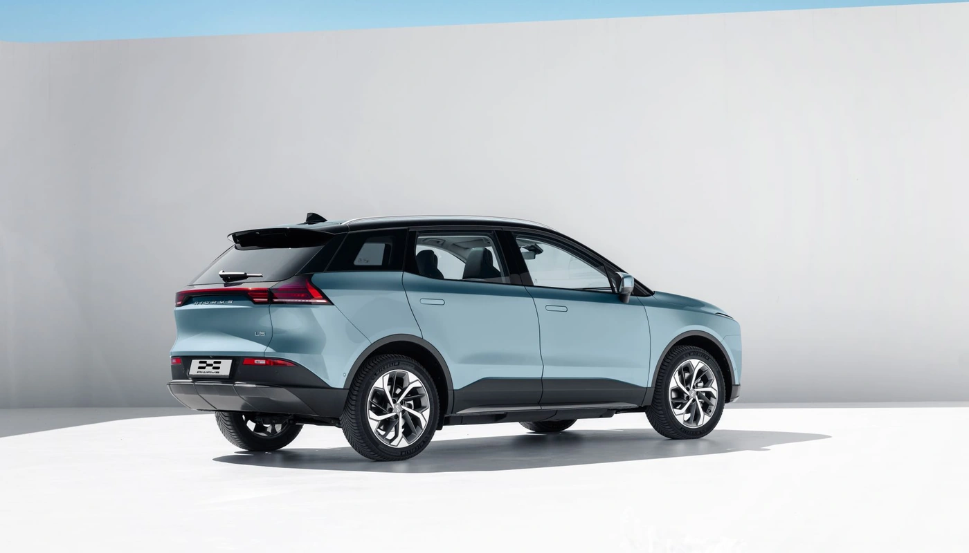 Aiways U5 - Contexto Estudio Contexto Aparcado Exterior Trasera Izquierda