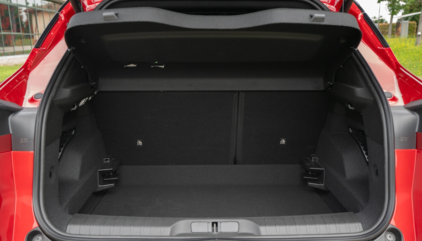 Alfa Romeo Junior Elettrica - Almacenamiento Maletero