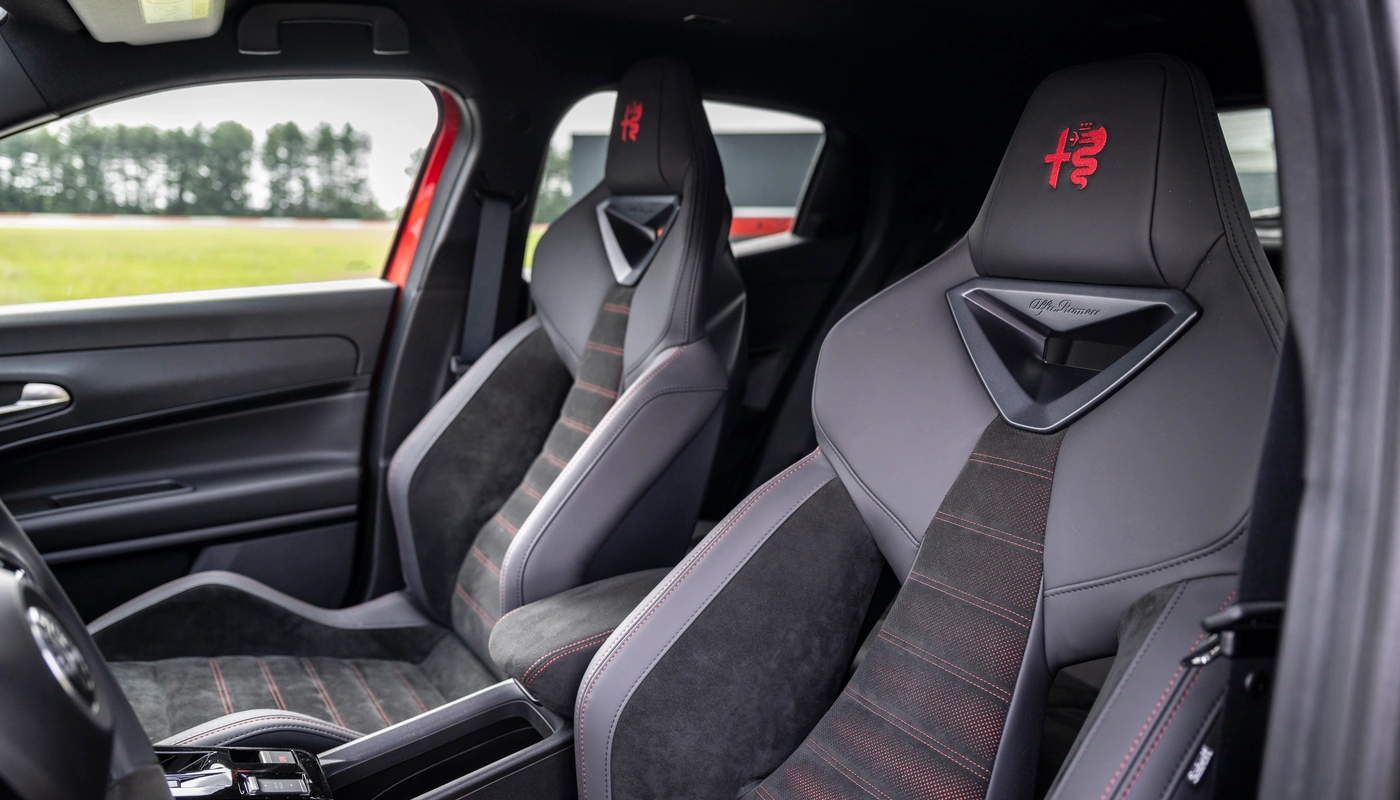 Alfa Romeo Junior Elettrica - Interior Asientos Delanteros