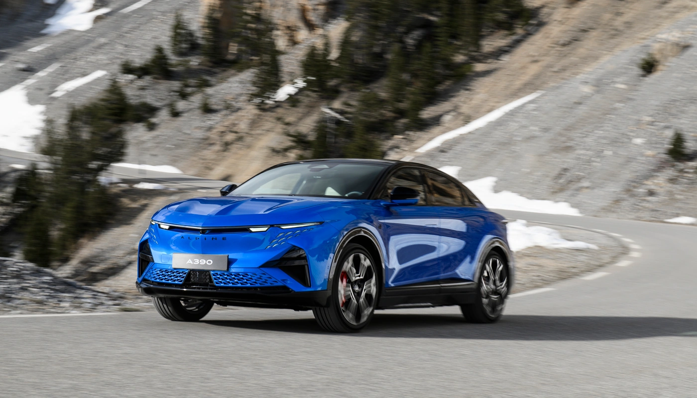 Alpine A390 - Contexto Entorno Real Contexto Conduciendo Exterior Frontal Izquierda