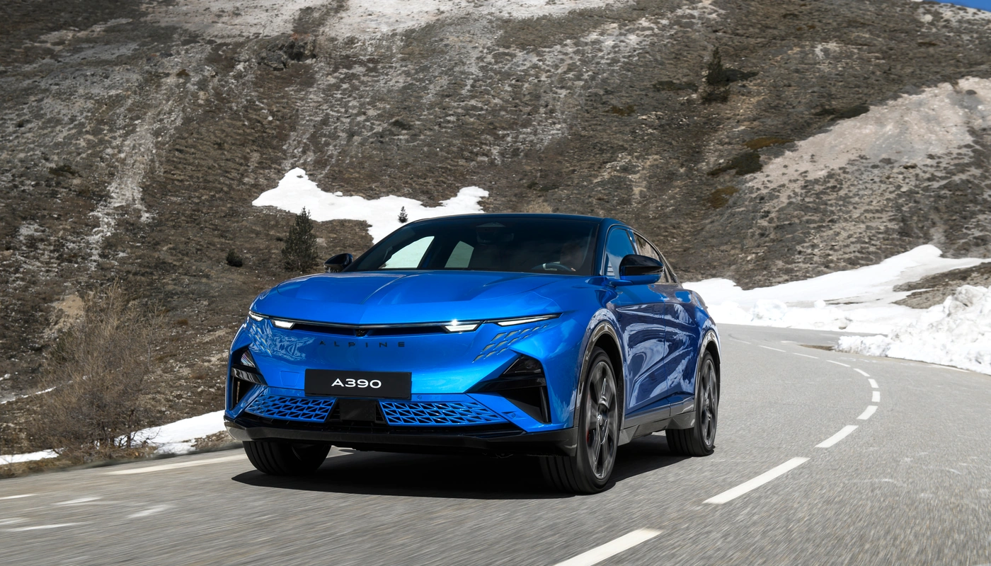 Alpine A390 - Contexto Entorno Real Contexto Conduciendo Exterior Frontal Izquierda