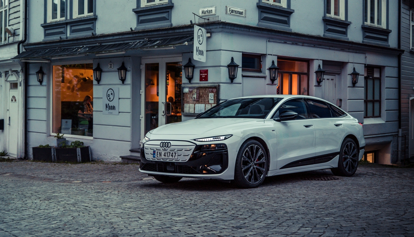 Audi A6 Sportback E Tron - Contexto Entorno Real Contexto Aparcado Exterior Frontal Izquierda