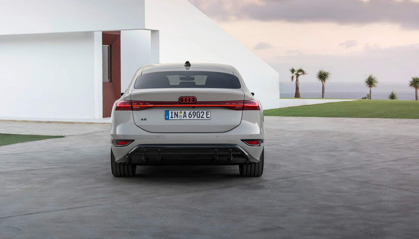 Audi A6 Sportback E Tron - Contexto Entorno Real Contexto Aparcado Exterior Trasera