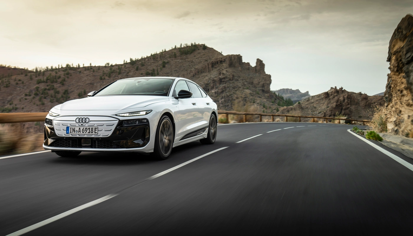 Audi A6 Sportback E Tron - Contexto Entorno Real Contexto Conduciendo Exterior Frontal Izquierda