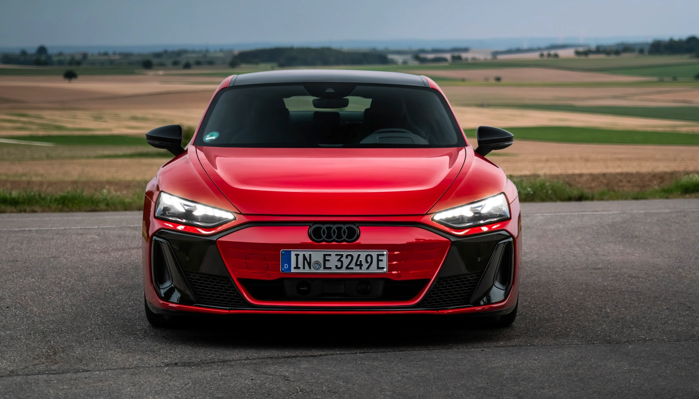 Audi E Tron Gt - Contexto Entorno Real Contexto Aparcado Exterior Frontal