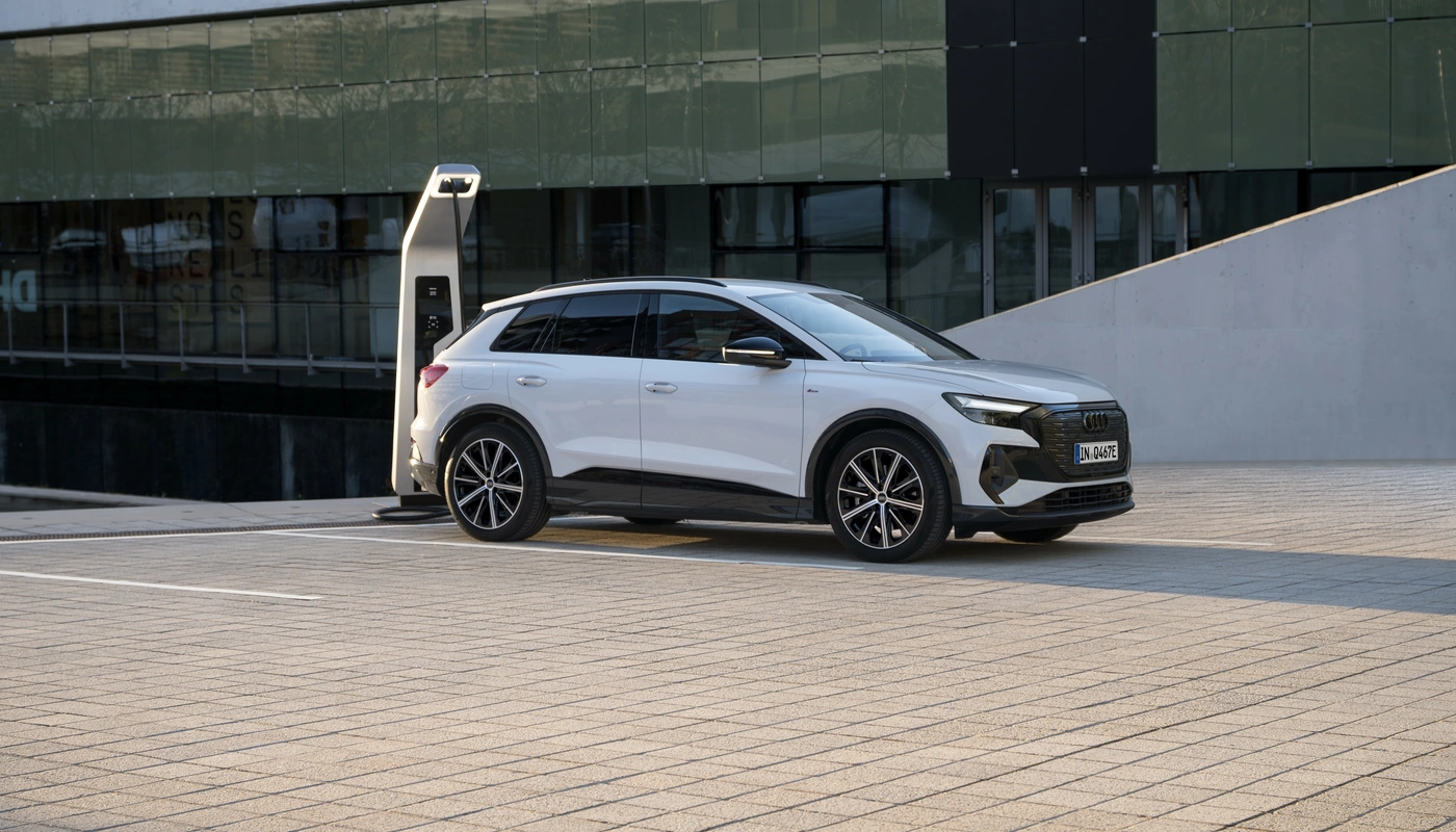 Audi Q4 E Tron - Carga Estacion