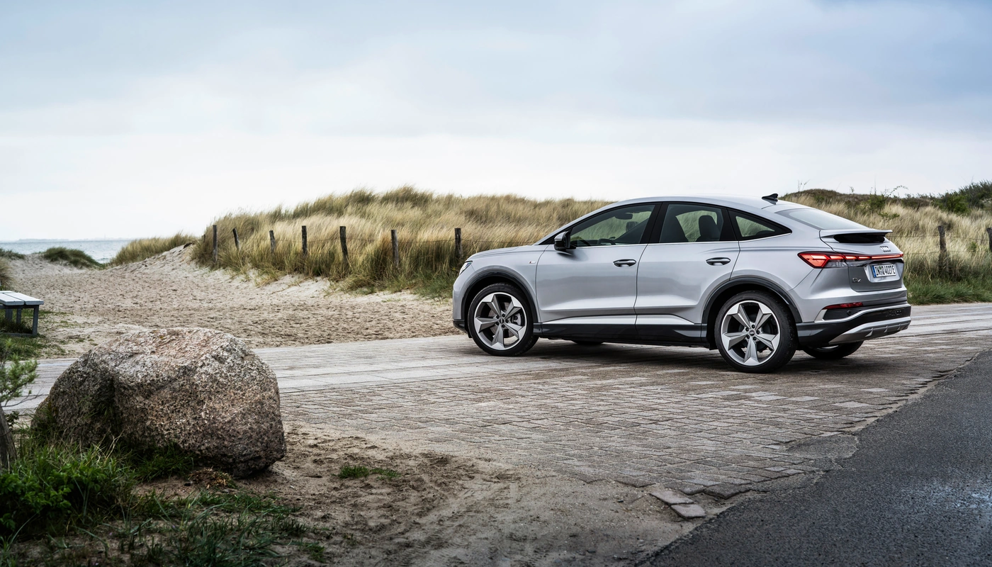 Audi Q4 Sportback E Tron - Contexto Entorno Real Contexto Aparcado Exterior Lateral Izquierda