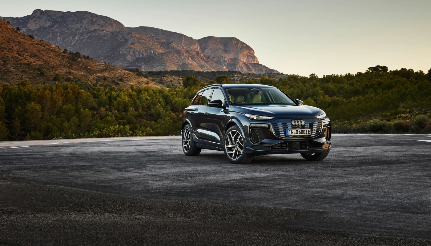 Audi Q6 E Tron - Contexto Entorno Real Contexto Aparcado Exterior Frontal Derecha