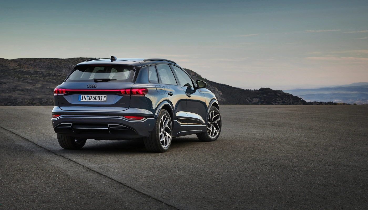 Audi Q6 E Tron - Contexto Entorno Real Contexto Aparcado Exterior Trasera Izquierda