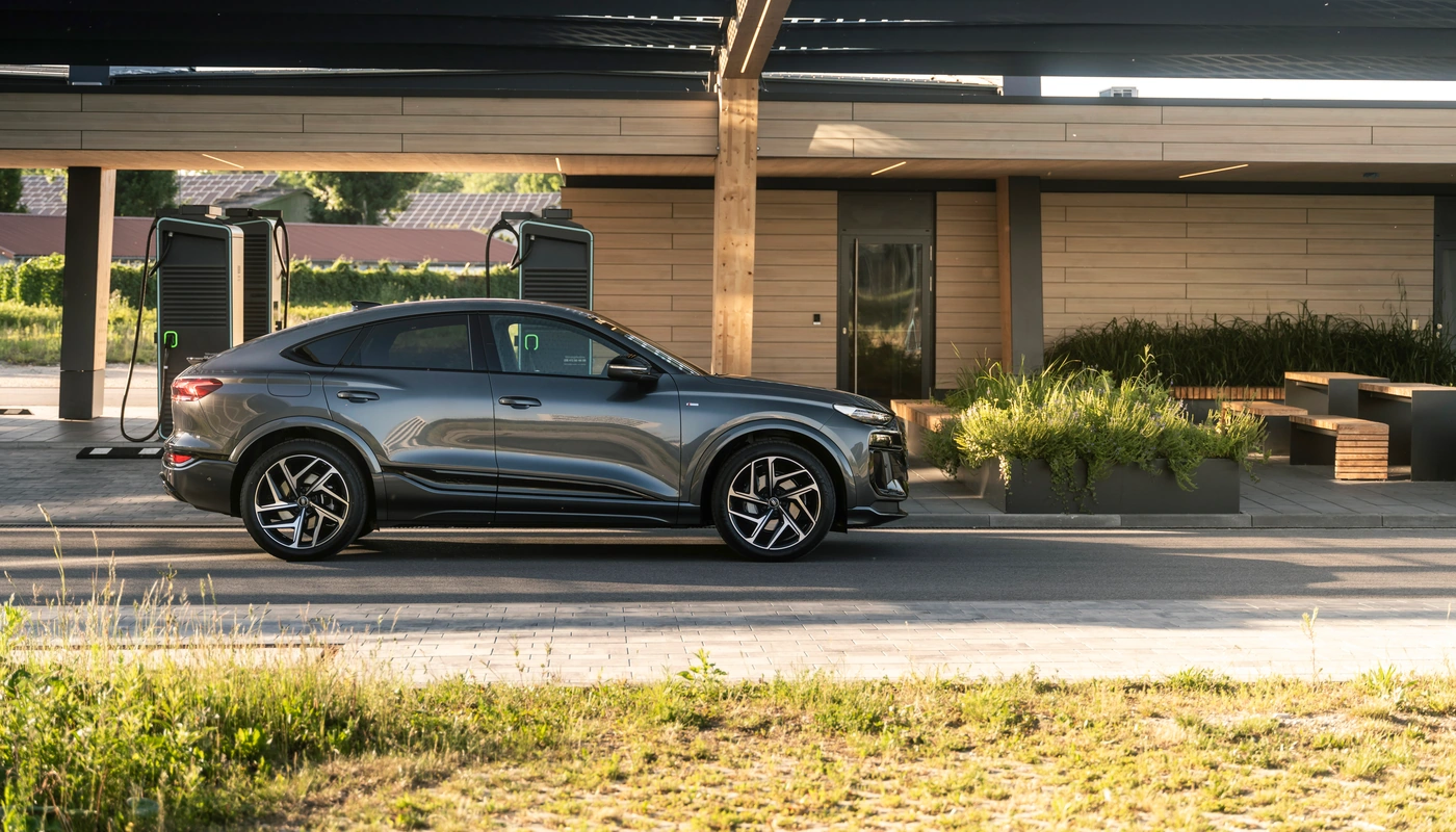 Audi Q6 Sportback E Tron - Carga Estacion
