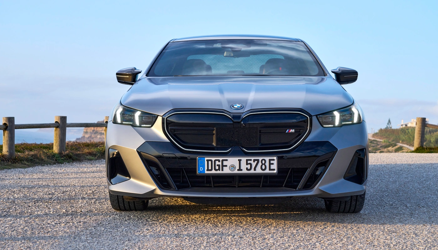 Bmw I5 Berlina - Contexto Entorno Real Contexto Aparcado Exterior Frontal