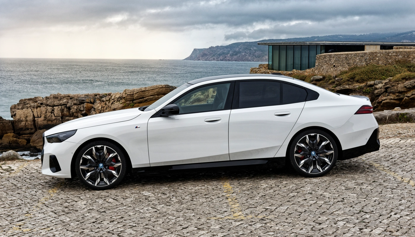 Bmw I5 Berlina - Contexto Entorno Real Contexto Aparcado Exterior Lateral Izquierda