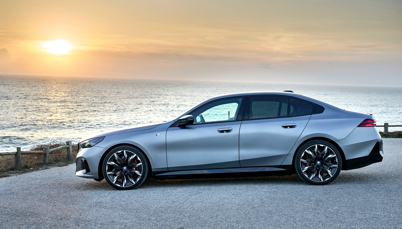 Bmw I5 Berlina - Contexto Entorno Real Contexto Aparcado Exterior Lateral Izquierda