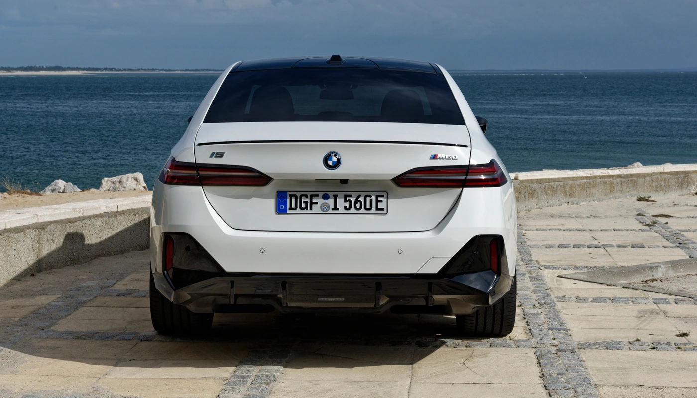 Bmw I5 Berlina - Contexto Entorno Real Contexto Aparcado Exterior Trasera