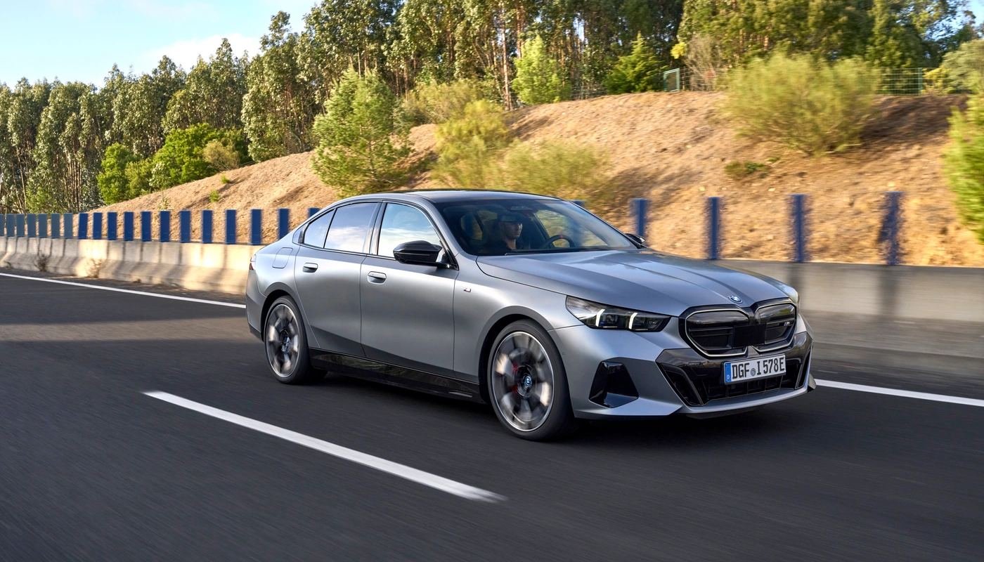 Bmw I5 Berlina - Contexto Entorno Real Contexto Conduciendo Exterior Frontal Derecha