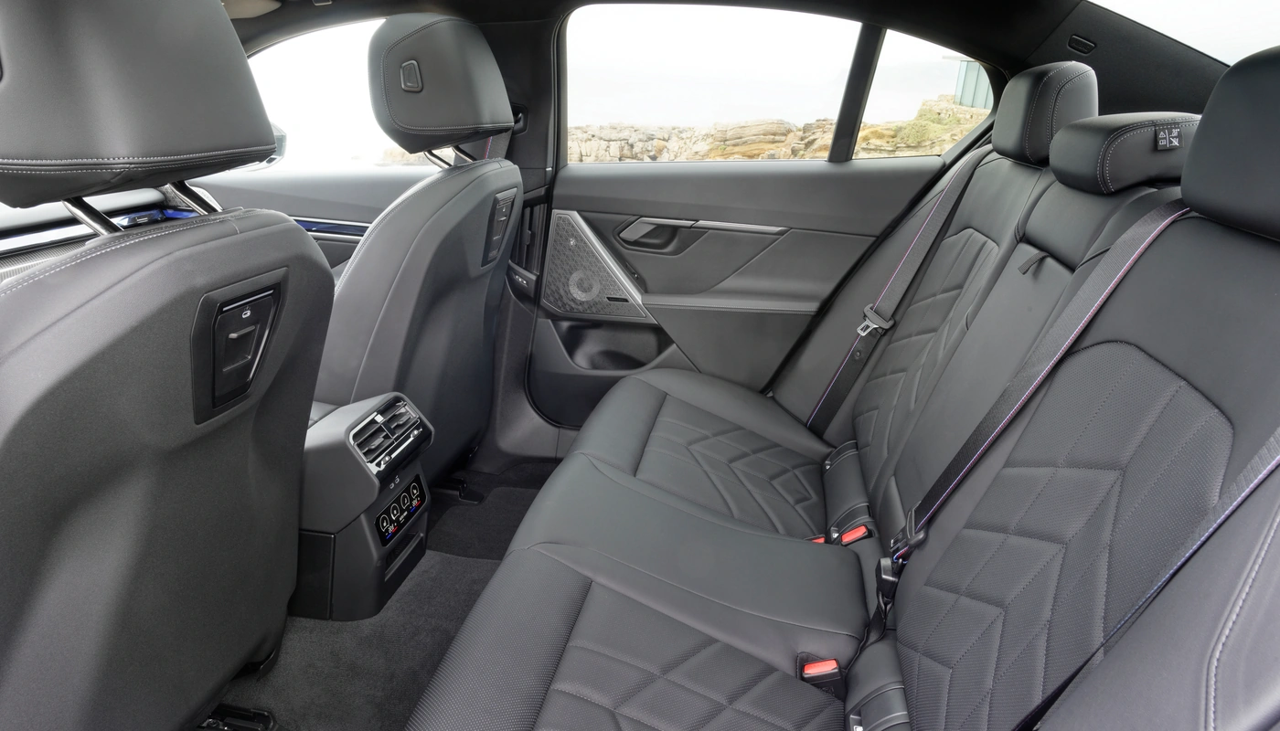 Bmw I5 Berlina - Interior Asientos Traseros