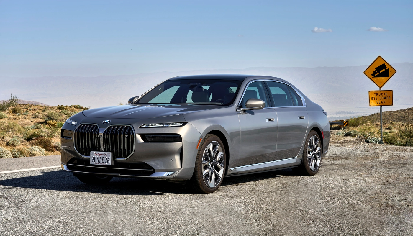 Bmw I7 - Contexto Entorno Real Contexto Aparcado Exterior Frontal Izquierda