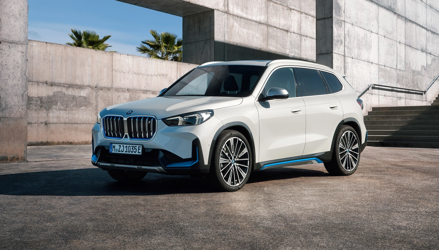 Bmw Ix1 - Contexto Entorno Real Contexto Aparcado Exterior Frontal Izquierda