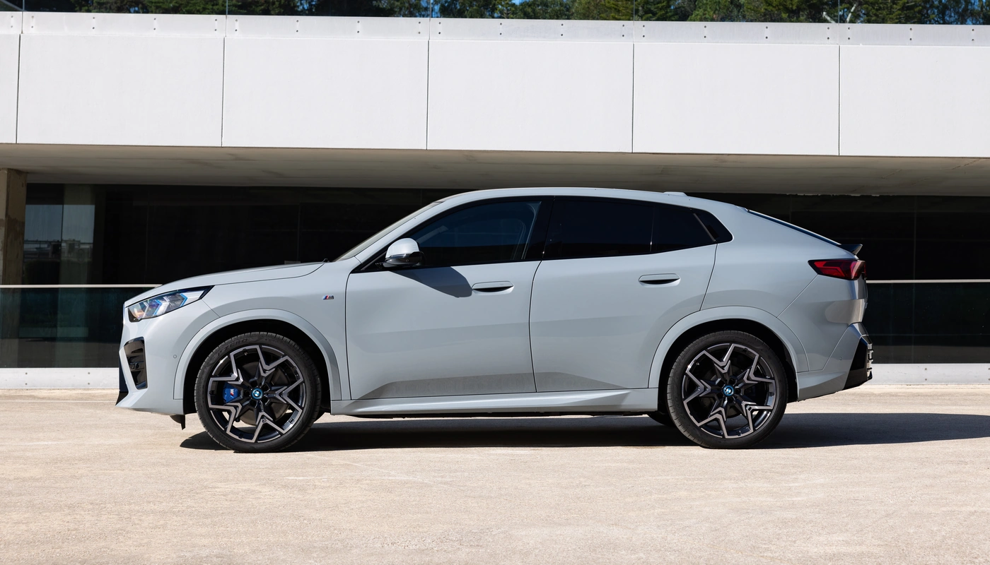 Bmw Ix2 - Contexto Entorno Real Contexto Aparcado Exterior Lateral Izquierda