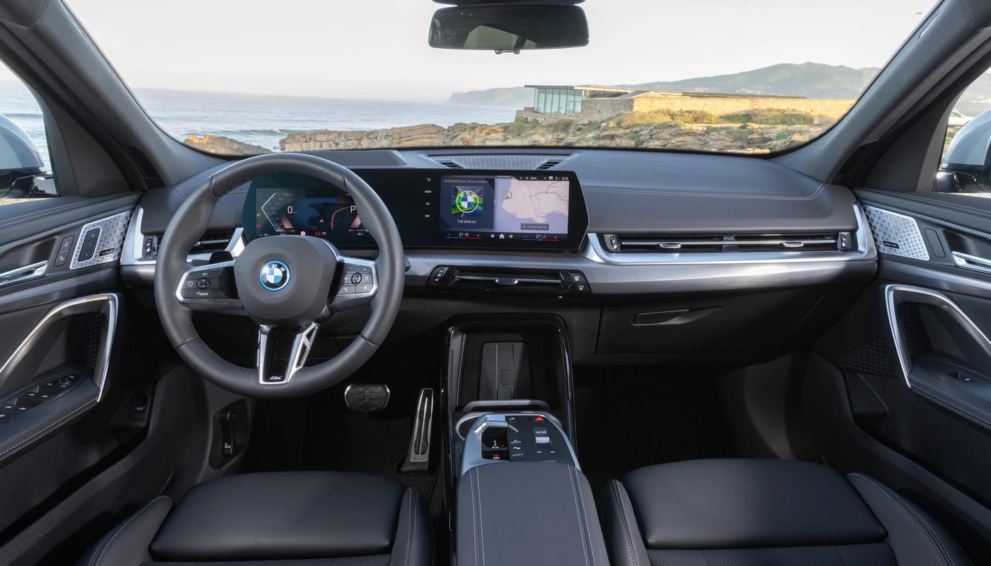 Bmw Ix2 - Interior Salpicadero Interior Asientos Delanteros Interior Pantalla Central Interior Volante